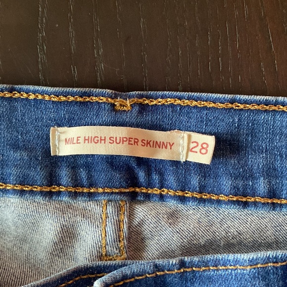 Levi’s ’ Mile High Super Skinny Jeans NWOT never worn - Picture 6 of 8